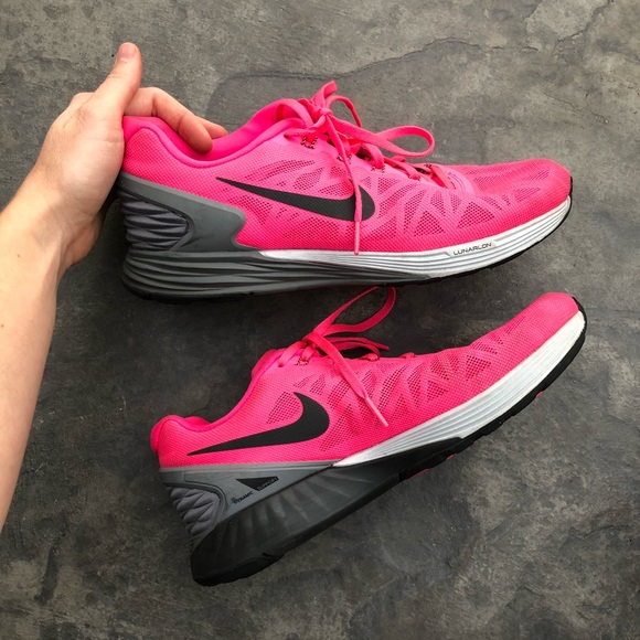Nike Shoes - Nike Lunarlon Glide 6